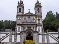 Blumenrondell und Wallfahrtskirche Bom Jesus do Monte - Braga